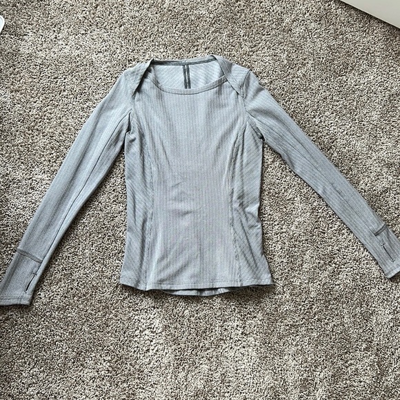 Lululemon gray and white long sleeve size 6 - Picture 1 of 6